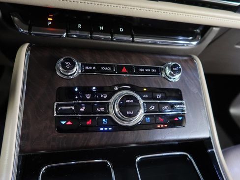 Used 2021 Lincoln Aviator Reserve w/ Equipment Group 201A image 27