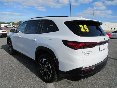 Used 2025 Buick Enclave Sport Touring image 5