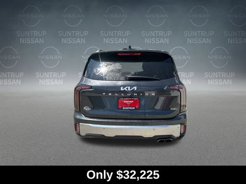 Used 2024 Kia Telluride EX w/ EX Captain's Chair Package AWD/4WD image 4