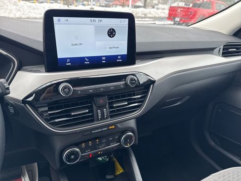 Used 2022 Ford Escape SE w/ Cold Weather Package image 19