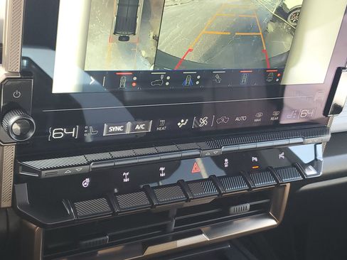 Used 2024 GMC Hummer EV 2X w/ Extreme Off-Road Package AWD/4WD image 18