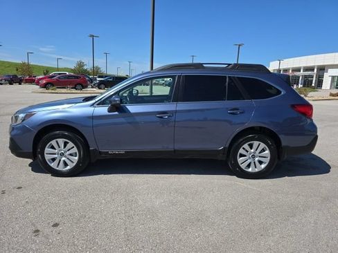 Used 2018 Subaru Outback 2.5i Premium AWD/4WD image 2
