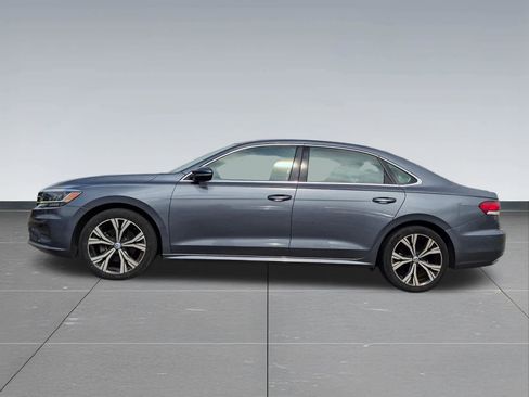 Used 2022 Volkswagen Passat 2.0T SE FWD image 5
