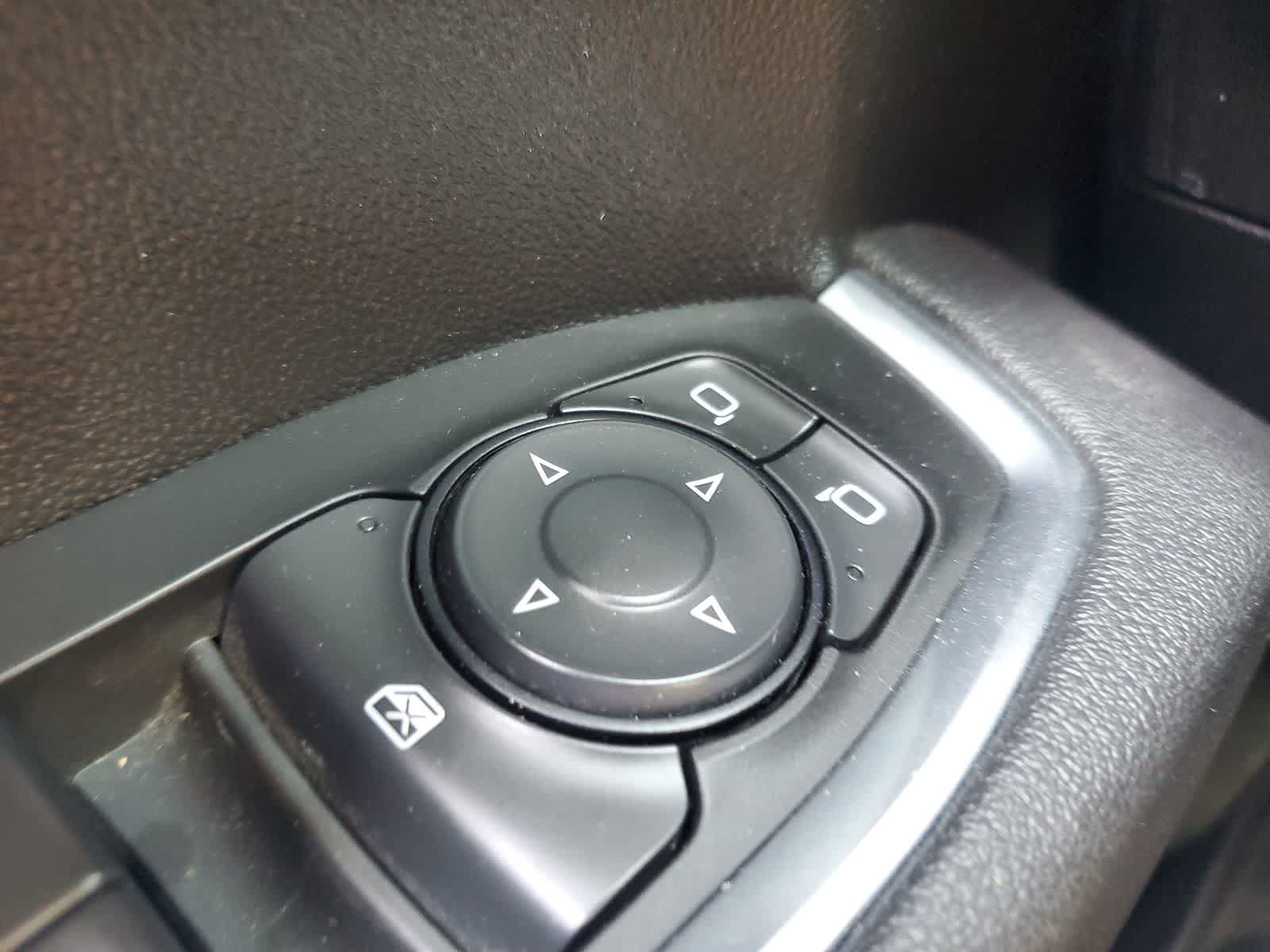 Used 2025 Chevrolet Silverado 1500 LT AWD/4WD image 25