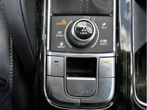 Used 2024 Kia Telluride SX w/ Towing Package image 36