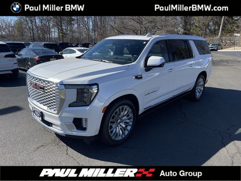 Used 2023 GMC Yukon XL Denali w/ Denali Reserve Package image 1