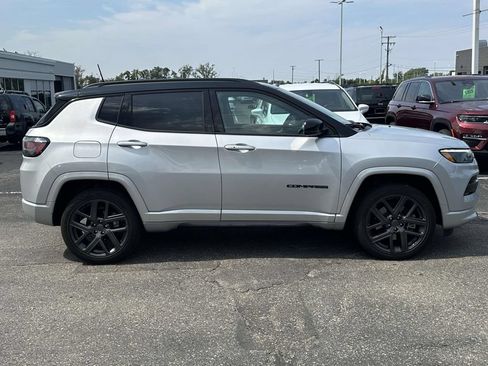 Used 2024 Jeep Compass Limited w/ High Altitude Package AWD/4WD image 2