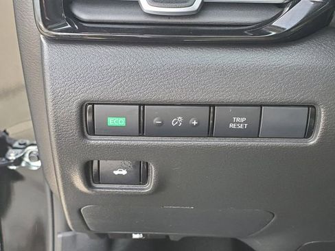 Certified 2025 Nissan Sentra SR w/ SR Premium Package image 19