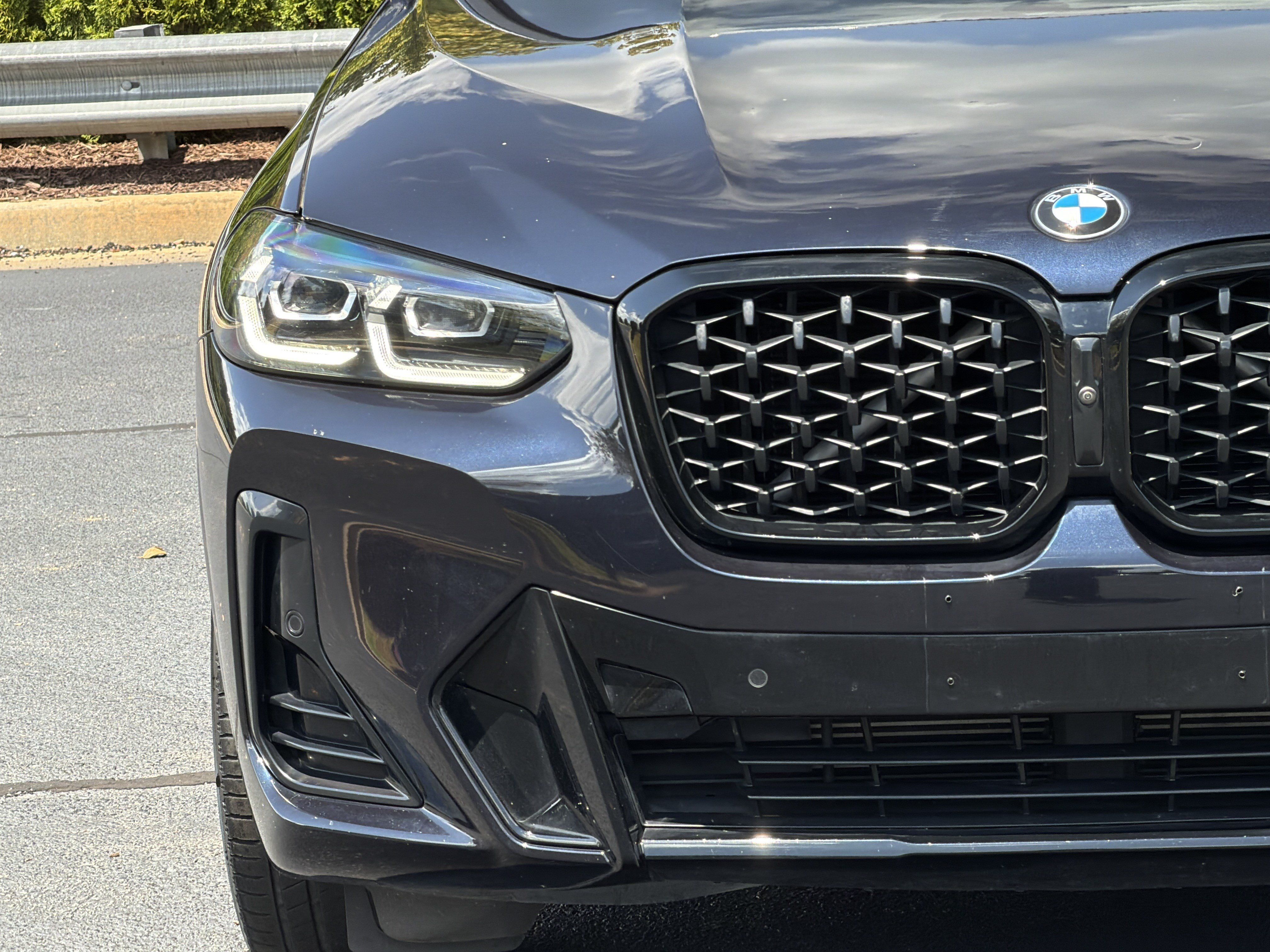 Used 2024 BMW X4 xDrive30i w/ M Sport Package AWD/4WD image 18