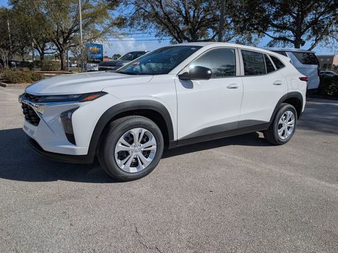 New 2026 Chevrolet Trax LS image 3