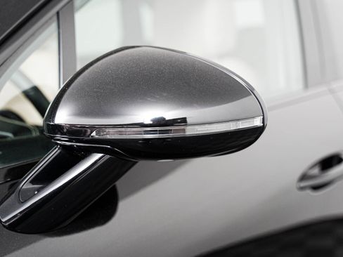 Certified 2023 Porsche Macan S AWD/4WD image 28