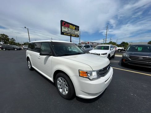 Used 2010 Ford Flex SE FWD image 2