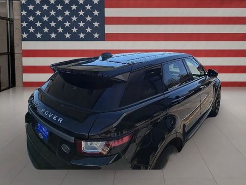 Used 2018 Land Rover Range Rover Evoque SE Sport Utility 4D image 12