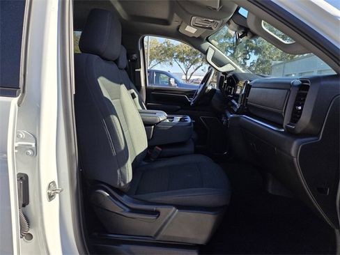 Used 2025 Chevrolet Silverado 2500 LT w/ Convenience Package image 26