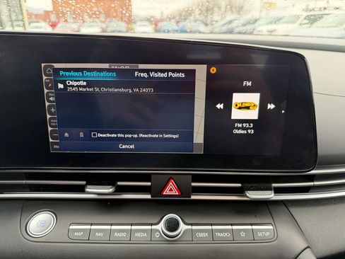 Used 2023 Hyundai Elantra Limited image 17