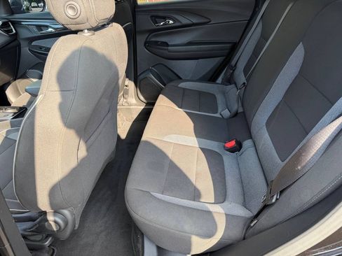 Used 2025 Chevrolet TrailBlazer LS FWD image 13