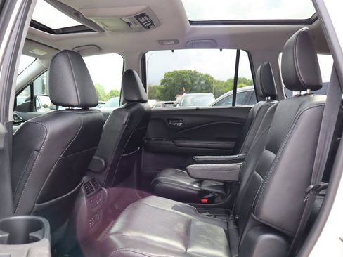 Used 2017 Honda Pilot Elite image 15
