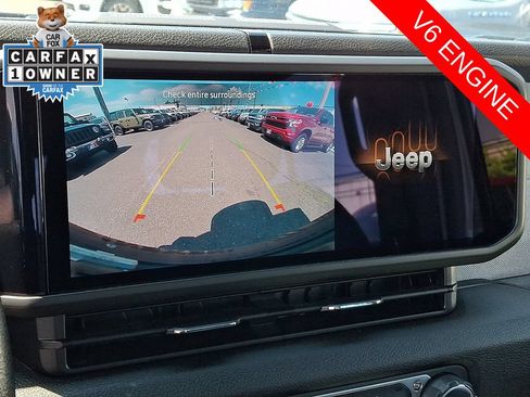 Used 2024 Jeep Wrangler Unlimited Sport AWD/4WD image 17