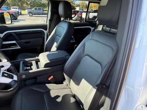 Used 2024 Land Rover Defender 110 S image 15