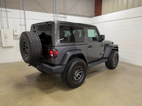 Used 2019 Jeep Wrangler Sport AWD/4WD image 8