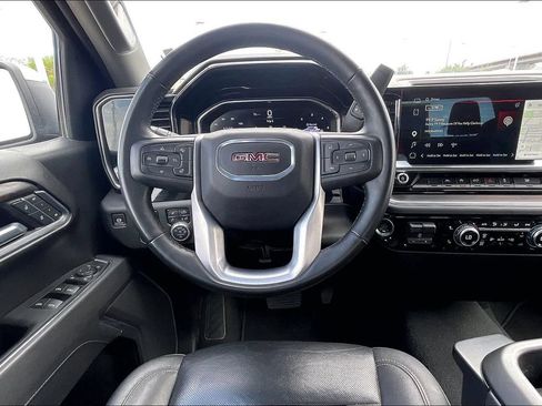 Used 2025 GMC Sierra 1500 SLT AWD/4WD image 5