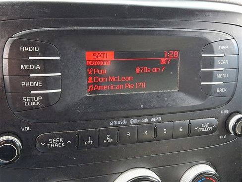 Used 2015 Kia Soul + image 17