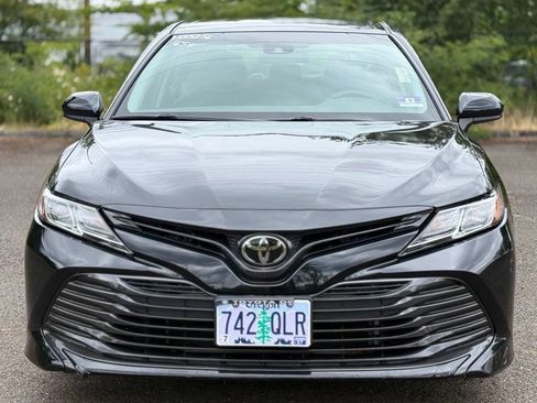 Used 2018 Toyota Camry LE FWD image 8