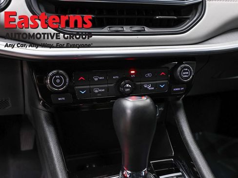 Used 2025 Jeep Compass Limited AWD/4WD image 20