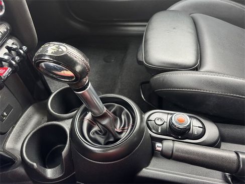 Used 2019 MINI Cooper S w/ Premium Package image 21