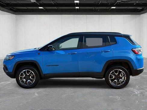 Certified 2025 Jeep Compass Trailhawk AWD/4WD image 8