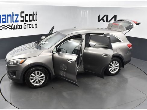 Used 2016 Kia Sorento L FWD image 30