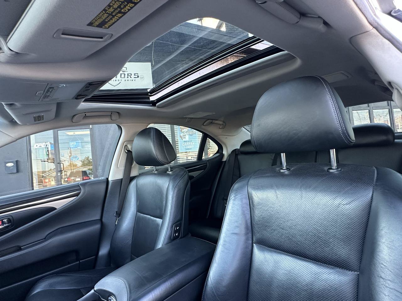 Used 2013 Lexus LS 460 AWD w/ Comfort Pkg image 23