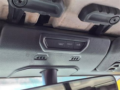 Used 2019 Jeep Wrangler Unlimited Sahara image 23