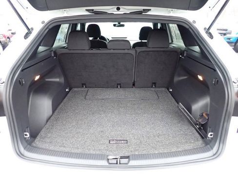 Used 2020 Volkswagen Atlas Cross Sport S image 8