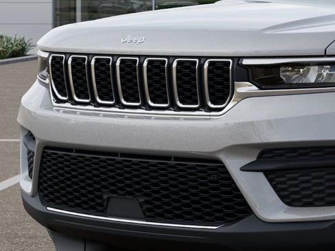 New 2026 Jeep Grand Cherokee Laredo X AWD/4WD image 11