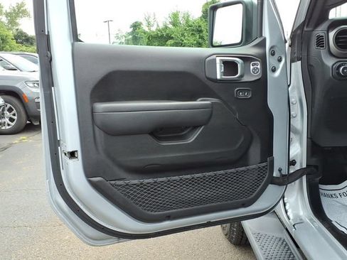 Used 2022 Jeep Wrangler Unlimited Sport w/ Sun And Sound Package AWD/4WD image 15