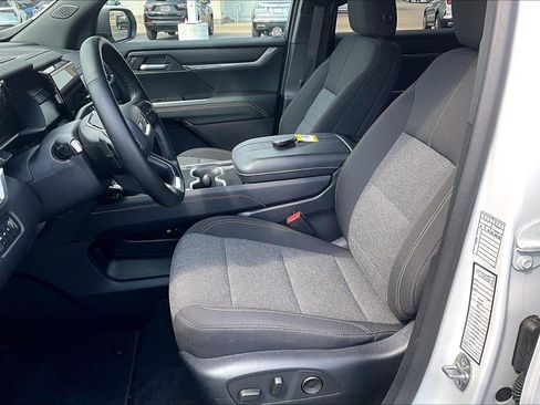 Used 2025 GMC Acadia Elevation image 23