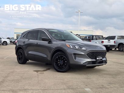 Used 2022 Ford Escape SE w/ Convenience Package