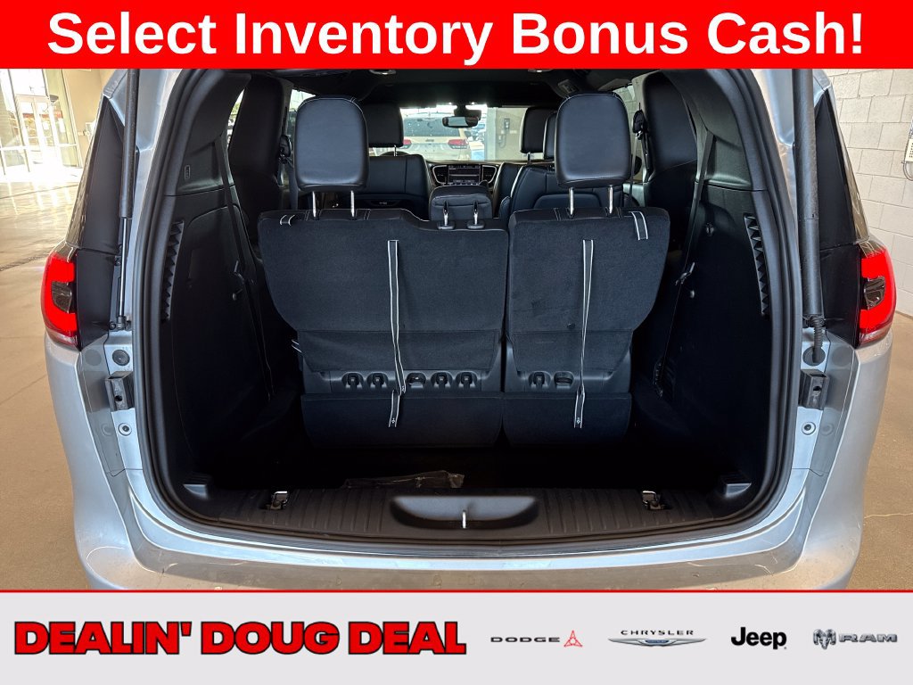 New 2026 Chrysler Pacifica Select w/ S Appearance Package AWD/4WD image 20