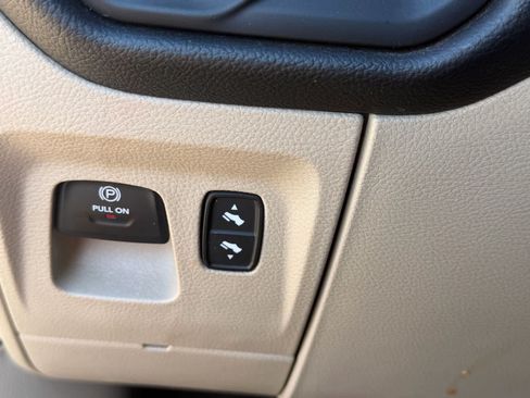 Used 2019 RAM 1500 Big Horn AWD/4WD image 12