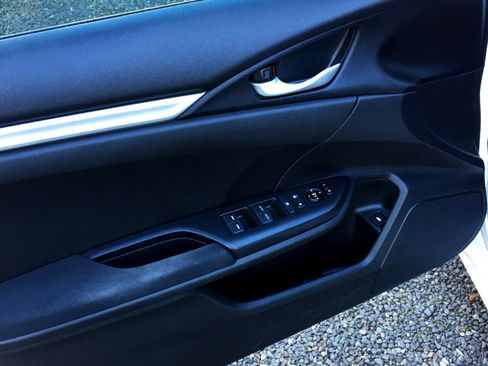 Used 2019 Honda Civic LX image 10