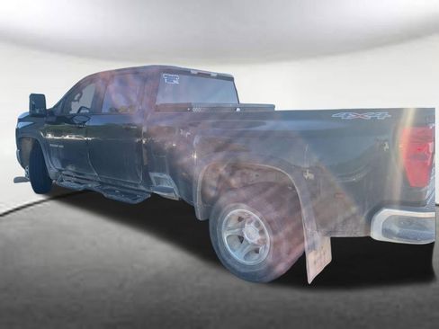 Used 2025 Chevrolet Silverado 3500 LT w/ Convenience Package image 8