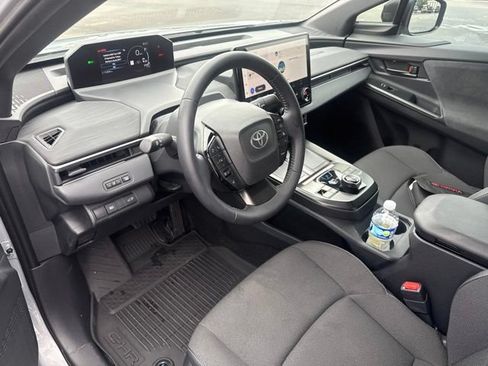 Used 2026 Toyota C-HR AWD/4WD image 23
