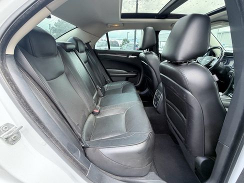 Used 2020 Chrysler 300 Limited RWD image 27