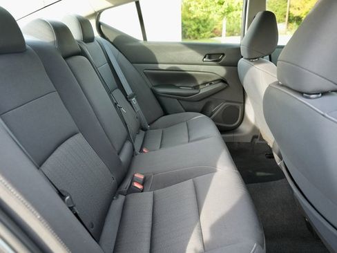 Used 2023 Nissan Altima 2.5 SV w/ SV Premium Package image 10