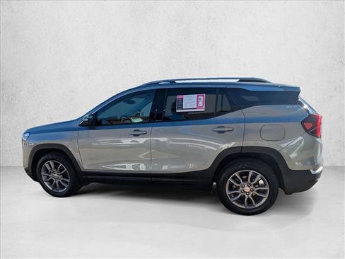 Used 2023 GMC Terrain SLT image 8
