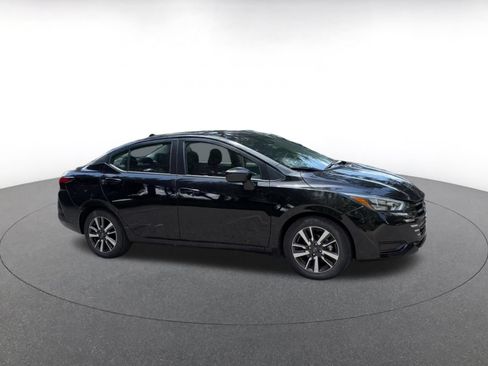Used 2025 Nissan Versa SV FWD image 2