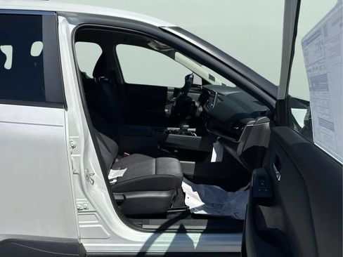 Used 2025 Nissan Rogue SV AWD/4WD image 26
