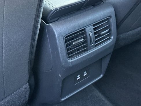 Used 2025 Nissan Rogue SV FWD image 14