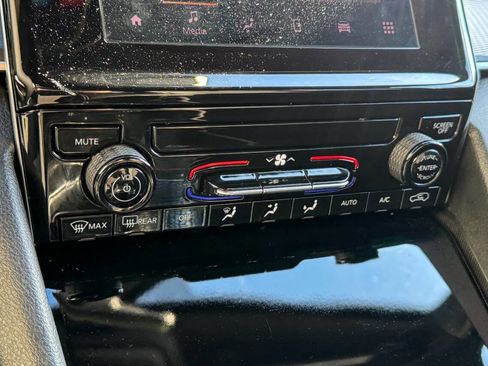 Used 2025 Jeep Grand Cherokee Laredo X image 29